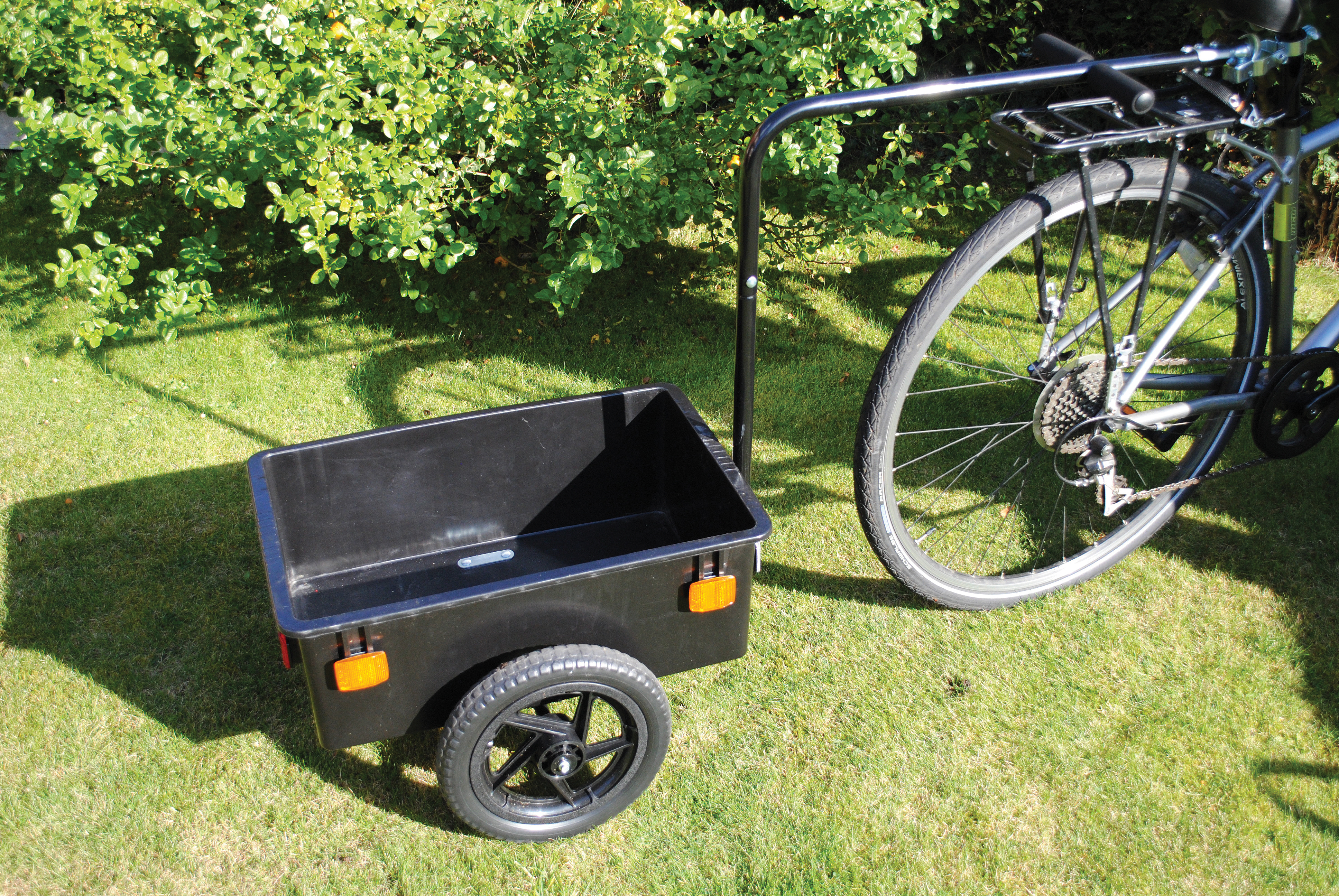 Bike trailer best sale attachment to frame